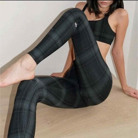 ALO Yoga Pants - NWOT Alo Yoga | AirLift High-Waist Plaid Legging in Black/Gray size Small